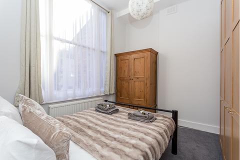 1 bedroom flat to rent, Lakeside Road, Shepherds Bush W14