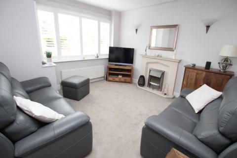 48 Robin Close, Bradford, BD2 2EZ