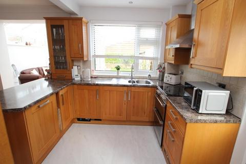 48 Robin Close, Bradford, BD2 2EZ