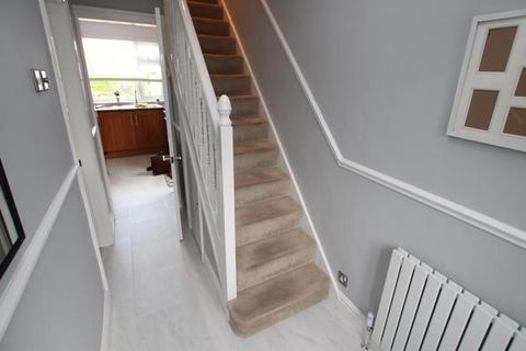 48 Robin Close, Bradford, BD2 2EZ