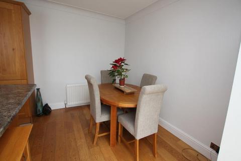 48 Robin Close, Bradford, BD2 2EZ
