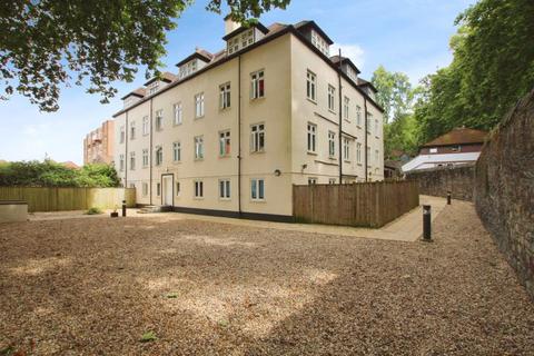 4 bedroom apartment to rent, Champion Square, Bristol BS2