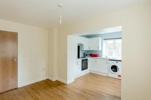 4 bedroom apartment to rent, Champion Square, Bristol BS2