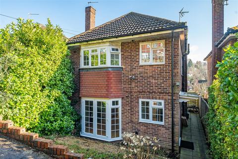 23 Cherry Tree Avenue, Haslemere, GU27 1JP
