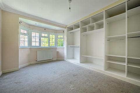 23 Cherry Tree Avenue, Haslemere, GU27 1JP