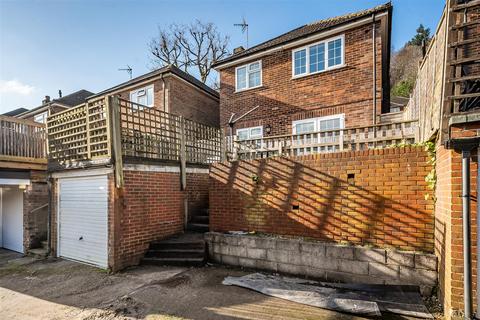 23 Cherry Tree Avenue, Haslemere, GU27 1JP