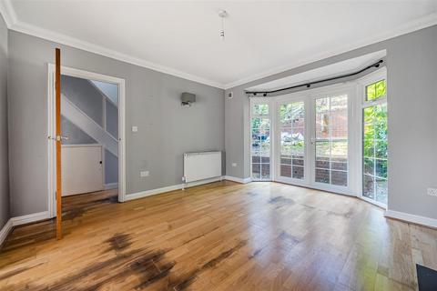 23 Cherry Tree Avenue, Haslemere, GU27 1JP