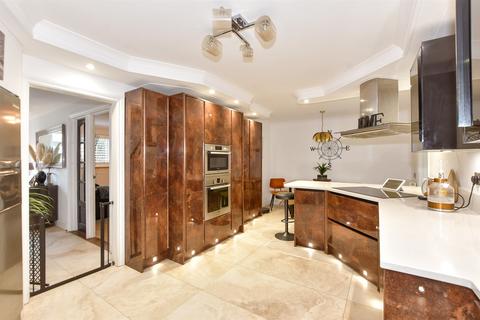 3 bedroom semi-detached house for sale, Lanthorne Road, Broadstairs CT10