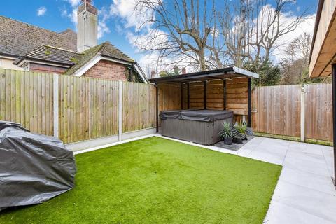 3 bedroom semi-detached house for sale, Lanthorne Road, Broadstairs CT10