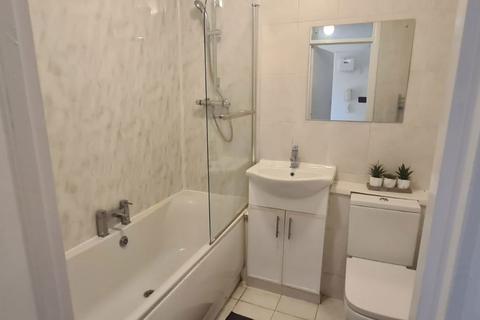 1 bedroom ground floor flat to rent, Norfolk Road, Ilford IG3