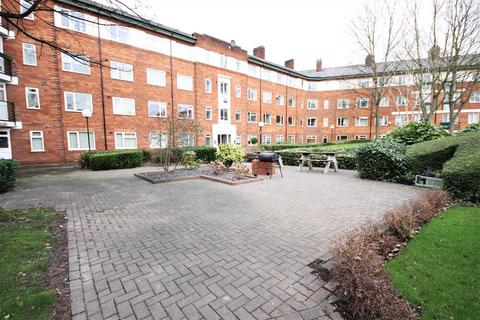 2 bedroom apartment to rent, Redmires Court, St James Park, Salford