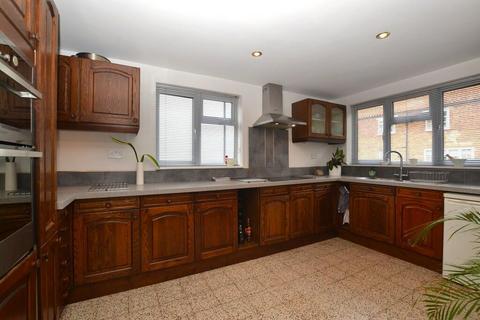 4 bedroom detached house for sale, High Street, Great Gonerby, Grantham, NG31