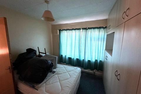 38 Whitegate Road, Chadderton, Oldham, OL9 9PW