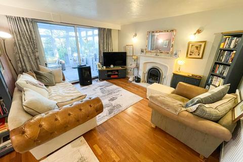 131 Overdale Road, Romiley, Stockport, SK6 3EN