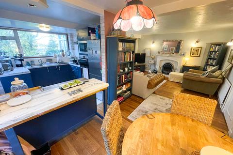 131 Overdale Road, Romiley, Stockport, SK6 3EN