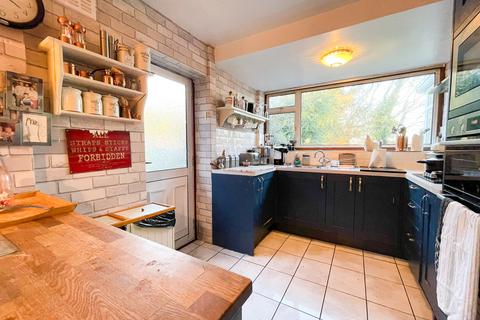 131 Overdale Road, Romiley, Stockport, SK6 3EN