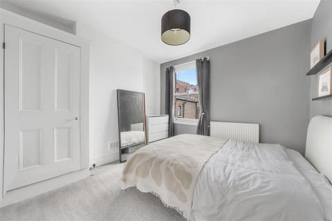 2 bedroom flat for sale, Princess May Road, London