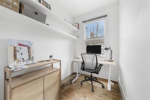 2 bedroom flat for sale, Princess May Road, London