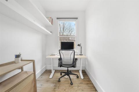 2 bedroom flat for sale, Princess May Road, Stoke Newington, N16