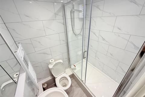 3 bedroom flat to rent, Berridge Road West, Nottingham NG7
