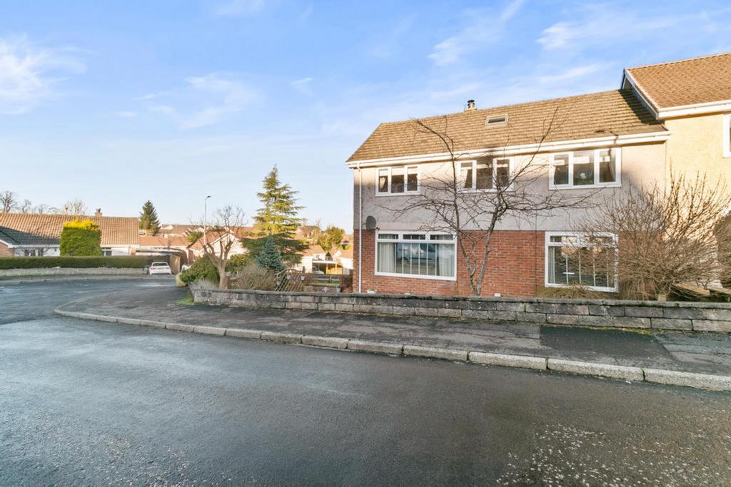 Dalveen Court, Barrhead, G78 3 bed semi-detached house - £240,000