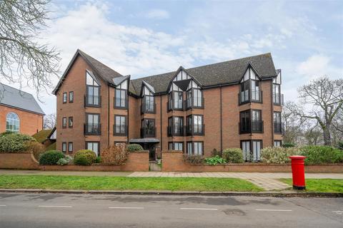 2 bedroom flat for sale, The Embankment, Bedford