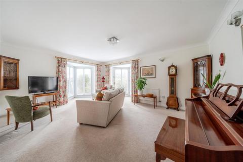 2 bedroom flat for sale, The Embankment, Bedford