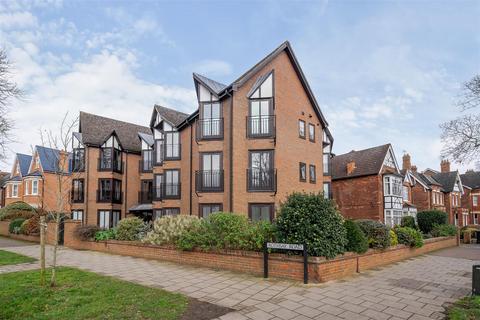 The Embankment, Bedford