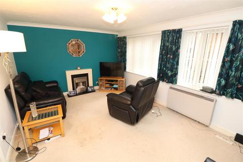 2 bedroom retirement property for sale, Russell Court, Rushden NN10