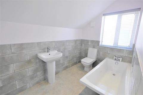 2 bedroom semi-detached house to rent, South Park Avenue, Didcot OX11