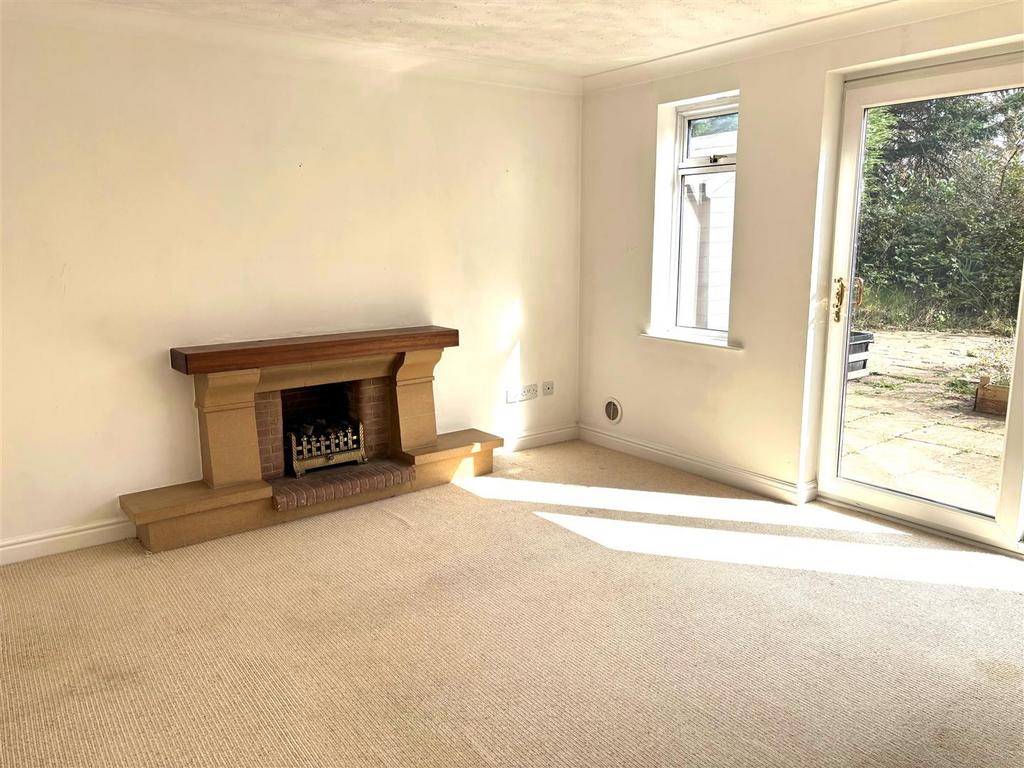 Lounge 2.jpg