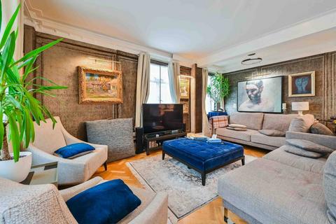 3 bedroom flat for sale, Montagu Square, Marylebone, London, W1H