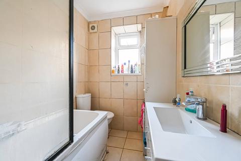 19 Mason Close, London, E16 1LF