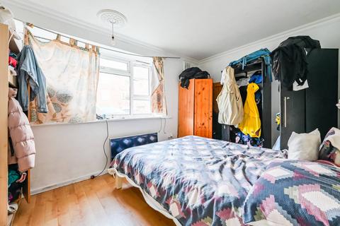 19 Mason Close, London, E16 1LF