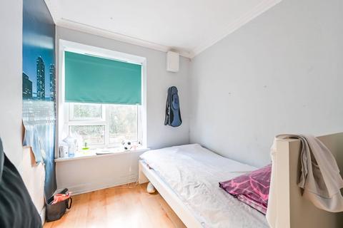 19 Mason Close, London, E16 1LF