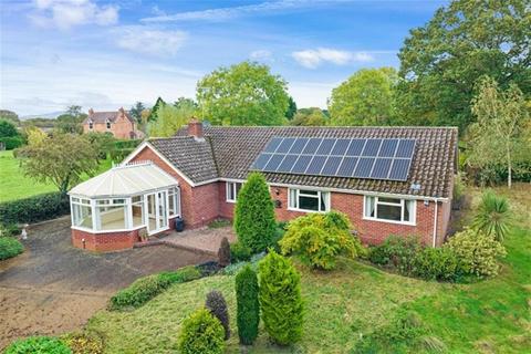 5 bedroom detached bungalow to rent, Lower Broadheath, Worcester, WR2