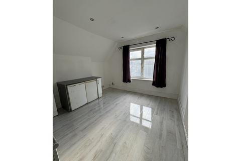 2 bedroom flat to rent, Miskin Street, Cardiff, CF24