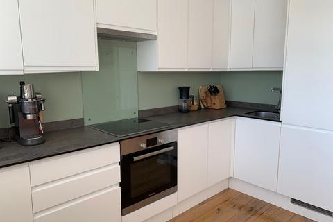 1 bedroom apartment to rent, Ashburnham Road, Richmond, TW10