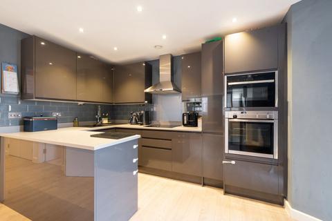 2 bedroom apartment for sale, Bond House, Baltic Avenue, Brentford, TW8