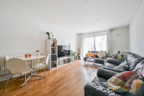 2 bedroom flat to rent, West Carriage House, Woolwich, London, SE18