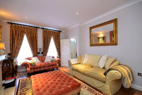 8 Frederick Square, London, SE16 5XR