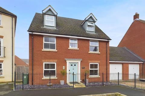 5 bedroom detached house for sale, Linton Avenue Kingsway, Quedgeley, Gloucester