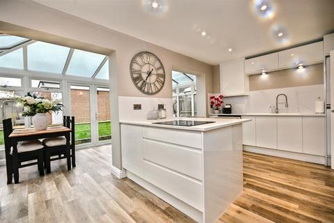 3 bedroom detached house for sale, Wordsworth Drive, Eastbourne