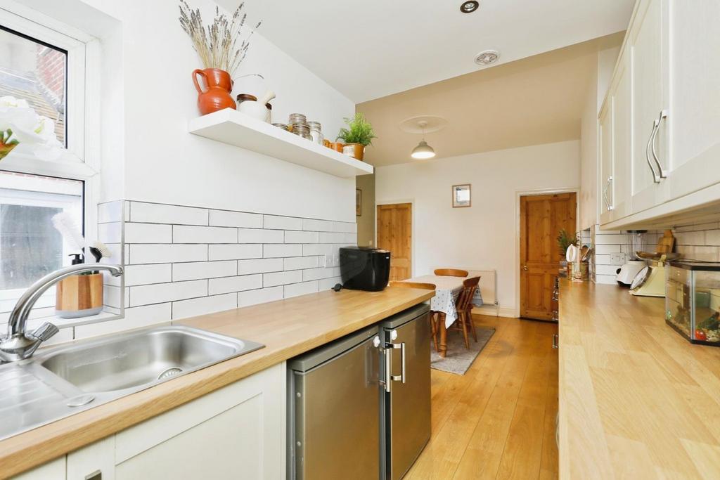 Dining kitchen