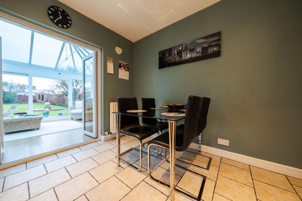Kitchen diner