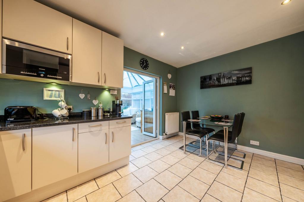 Kitchen diner
