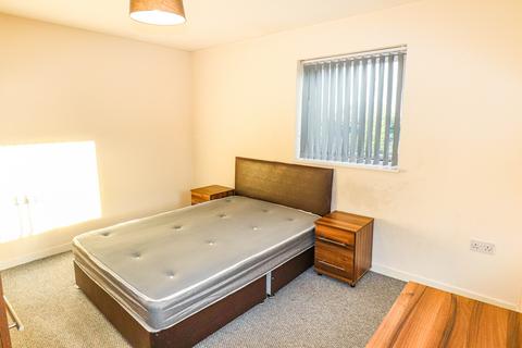 2 bedroom flat to rent, Pilgrims Way, Salford M50