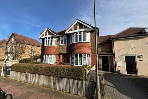29 Langley Road, Beckenham, BR3 4AE