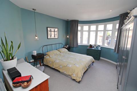 29 Langley Road, Beckenham, BR3 4AE