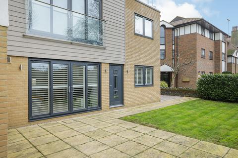 Flat 3, 8 Beach Avenue, Birchington, CT7 9JS